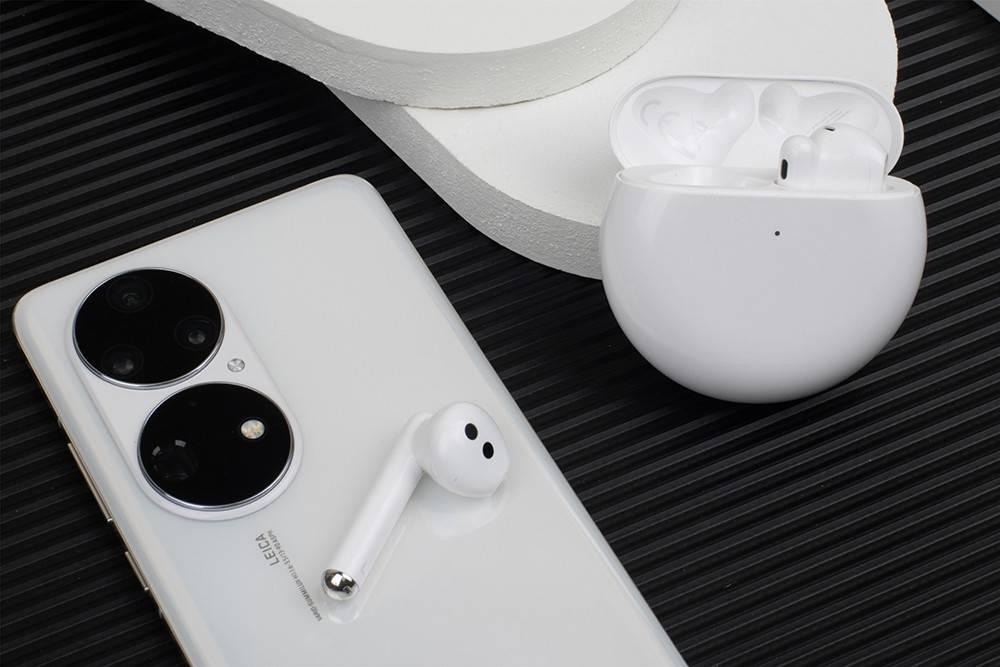 双十一TWS耳机大比武，苹果AirePods 3PK华为FreeBuds 4