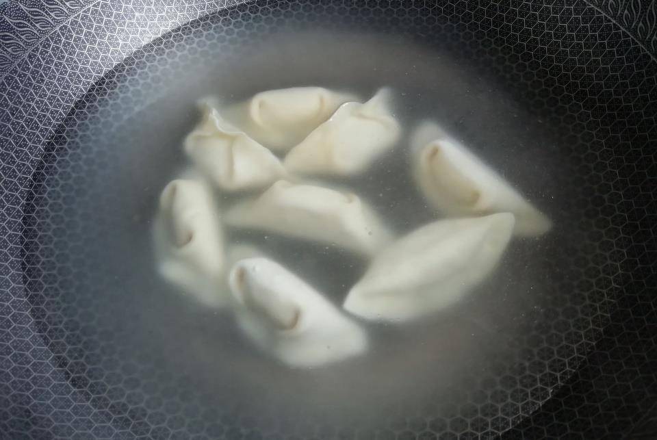 做法|酸汤水饺好不好吃，酸汤至关重要，教你万能酸汤做法，简单又实用