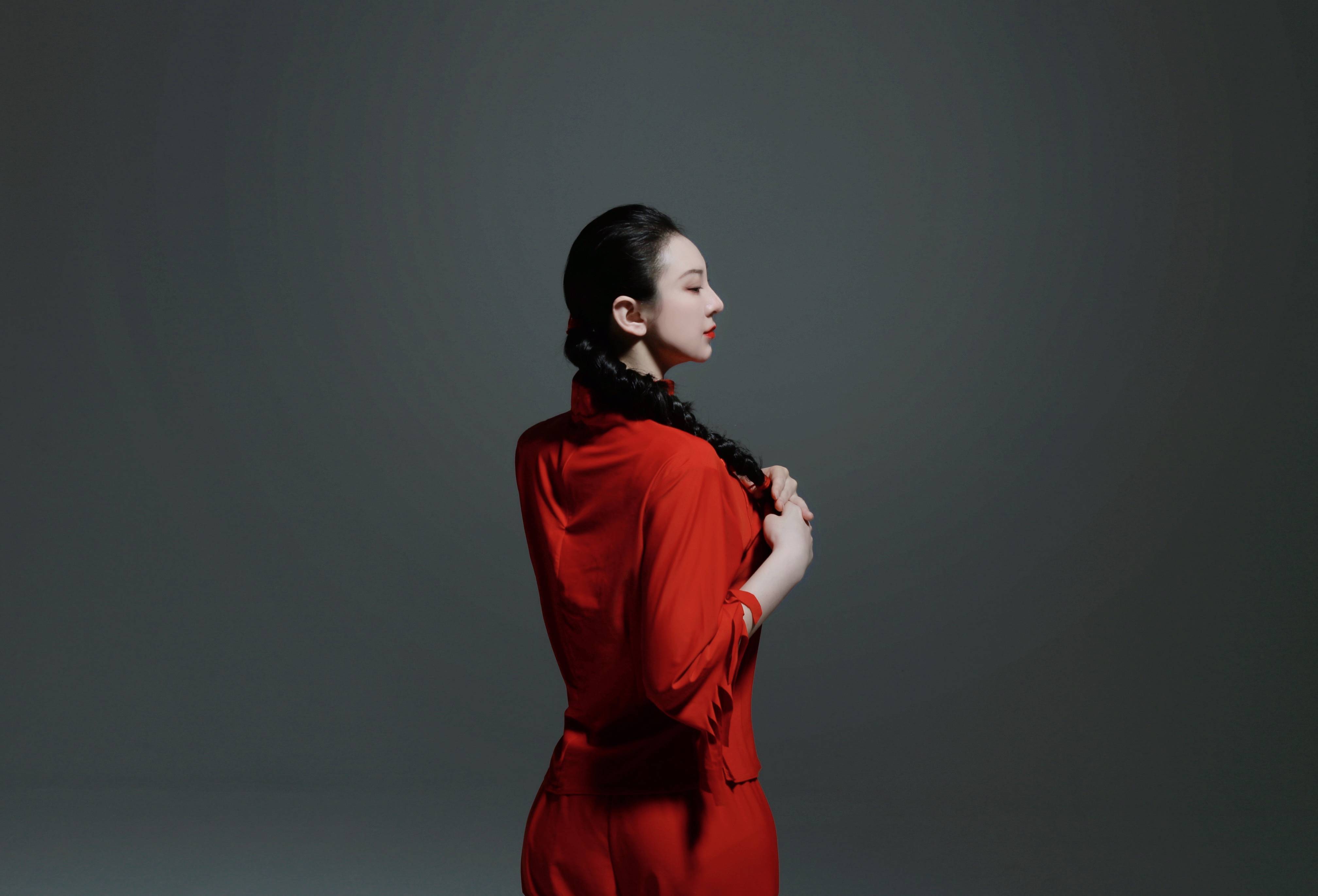 芭蕾女神棠玥寕:柔韧之中带着一股力量!