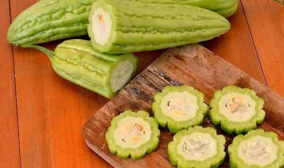 水果|糖尿病患者,日常记住3不吃、3吃,稳定血糖,为健康“助力”