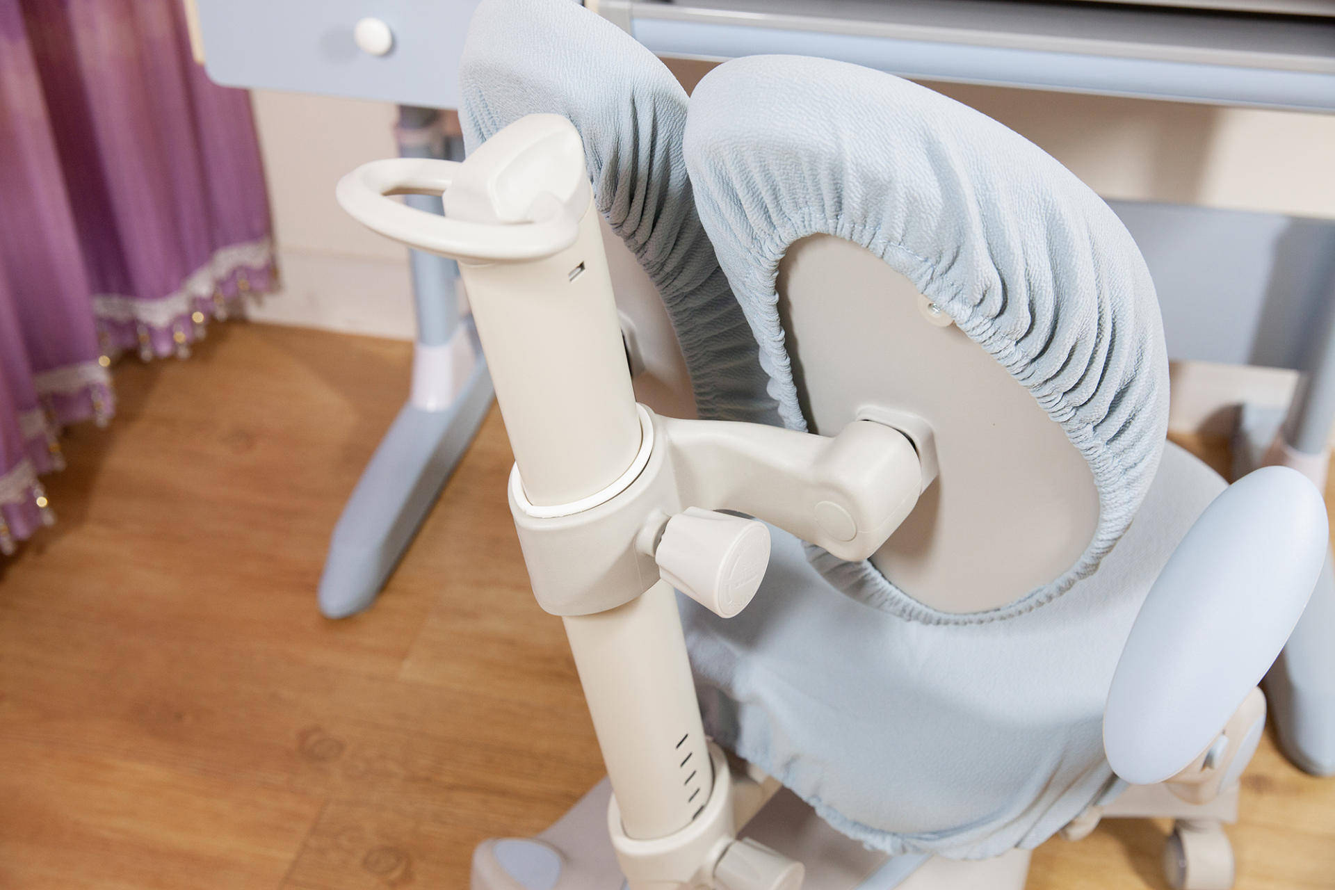 双11儿童桌选购指南-附科贝森儿童学习桌套装使用体验