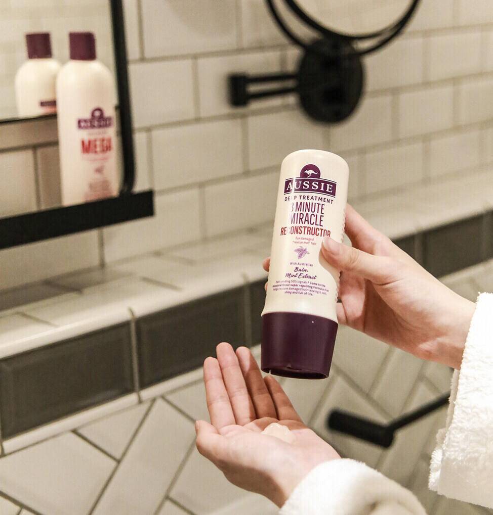 发型这不就是秋冬慵懒的感觉~泫雅这个发型太可了!