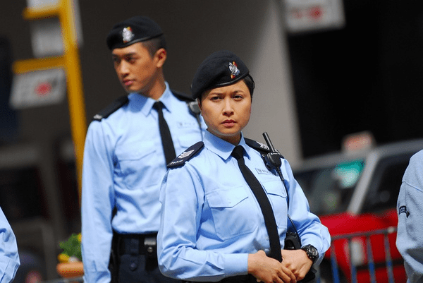 062008年,邵美琪在拍摄《机动部队-同袍》的时候,邂逅了比她小9岁的