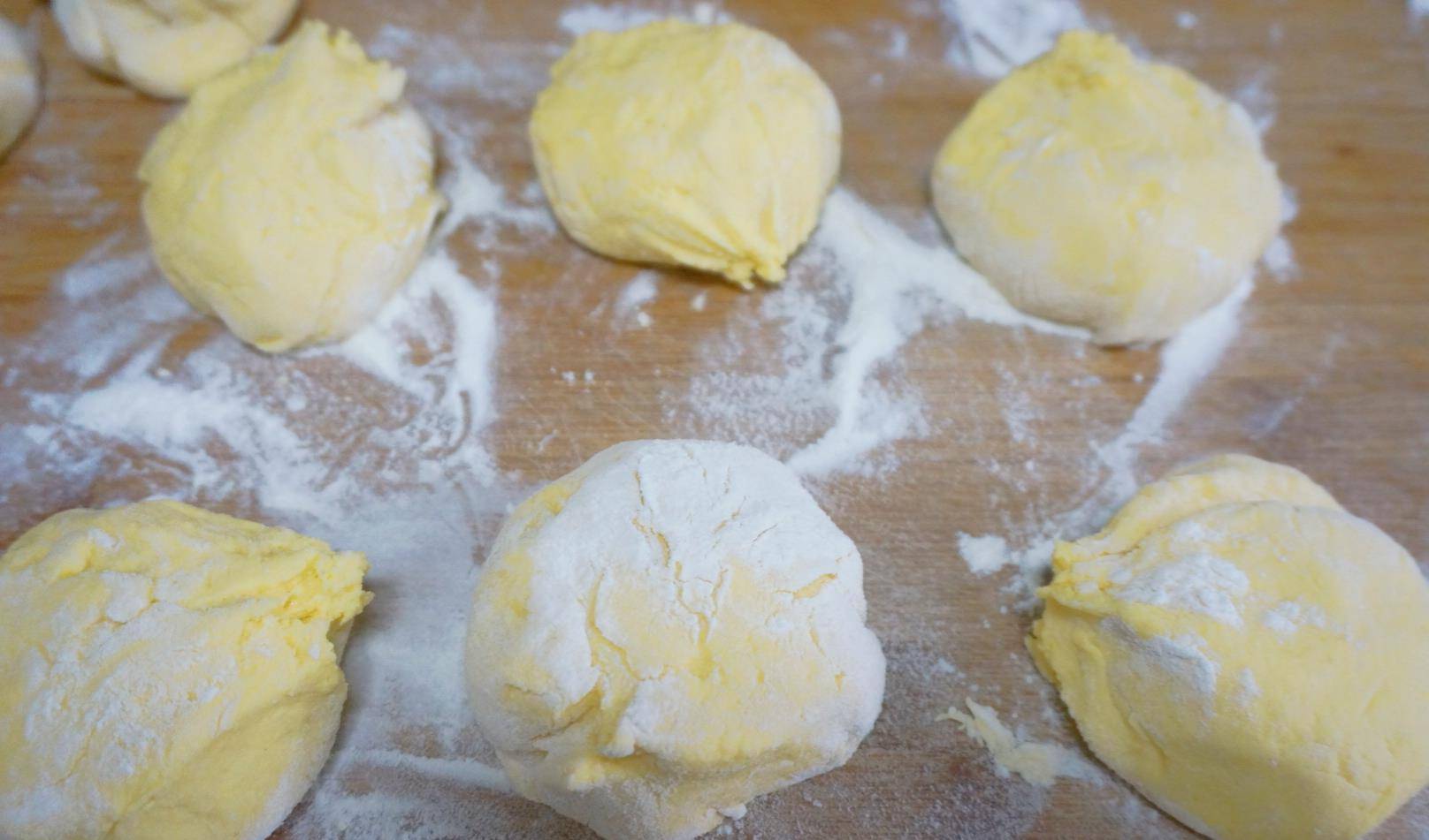 做法|玉米发面早餐饼，外脆里软，营养满满，比点心还好吃