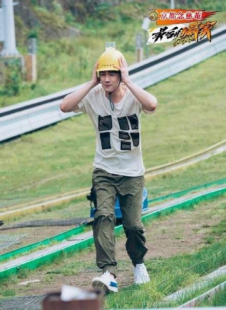 同学|最后的赢家：林更新运水累傻了，听了李易峰的建议，直接yue了