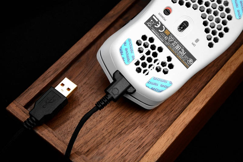 奥丁无线版来了,对标狗屁王2代,GLORIOUS MODEL D WIRELESS开箱