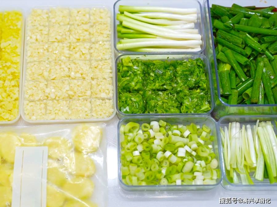 炒菜少不了的葱花 蒜末 姜末 香菜 韭菜 到底该如何保存 冷冻