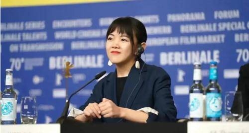 海水|贾樟柯的《一直游到海水变蓝》就是为了恰饭，你可别小瞧了他