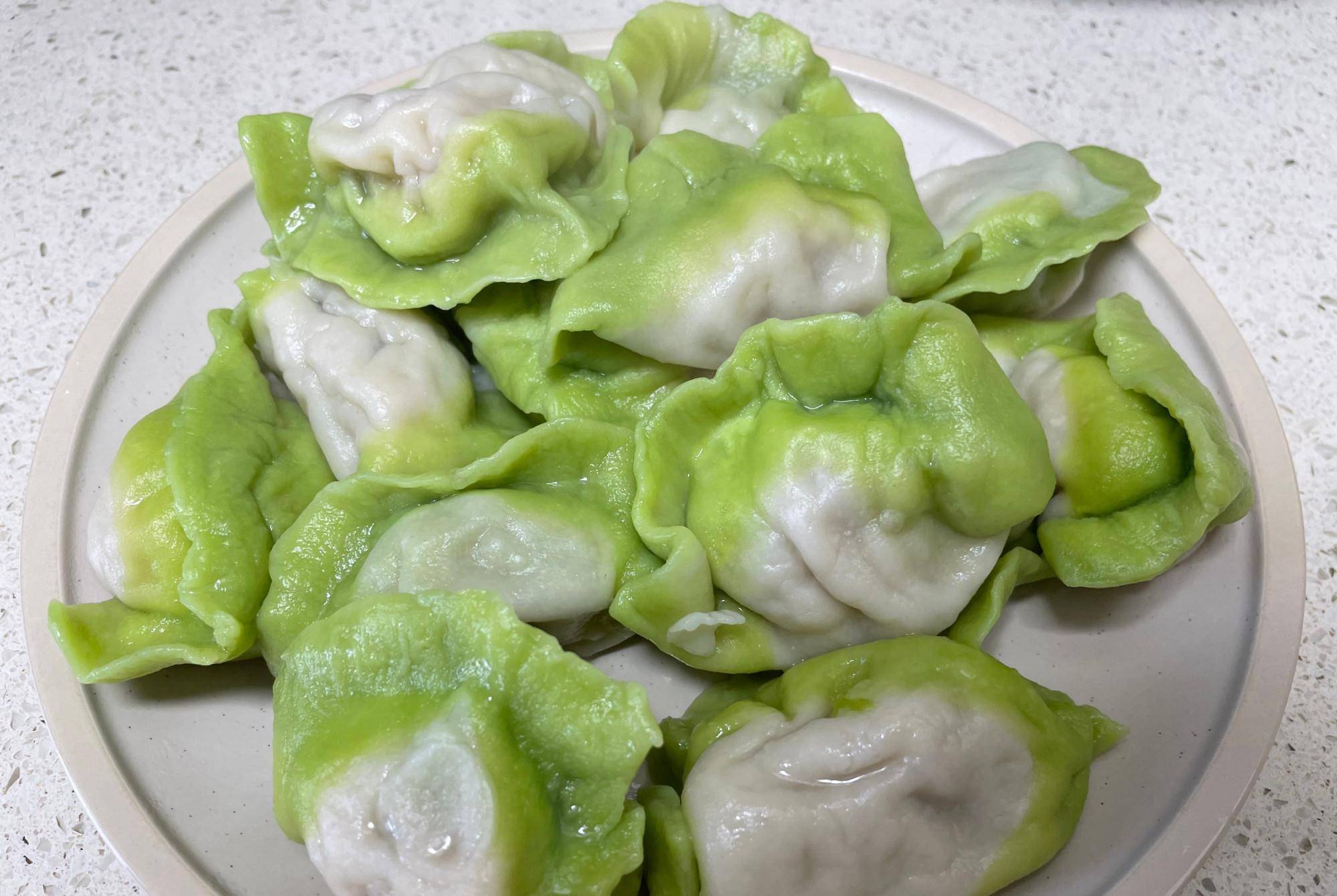 饺子能吃出什么花样 来盘 翡翠饺子 年夜饭取个好寓意 面团