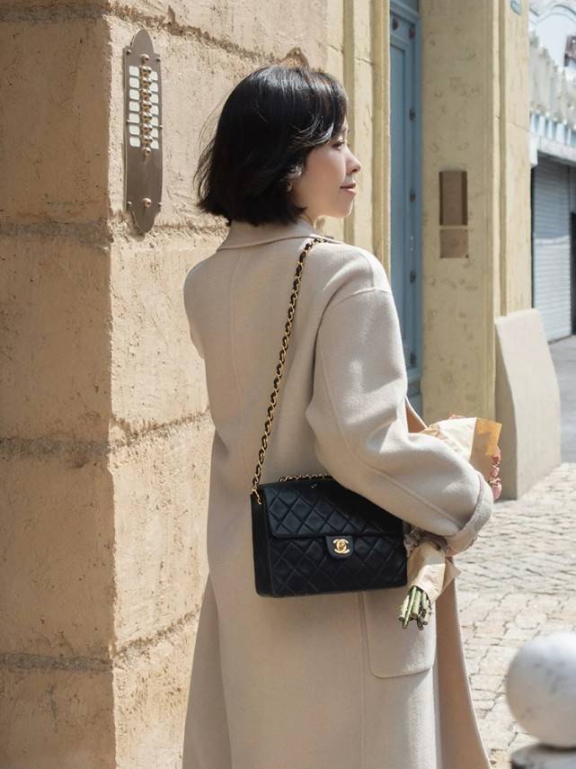 服装 40岁后别只会穿“奶奶装”,可以试试大衣穿搭,让你重回颜值巅峰