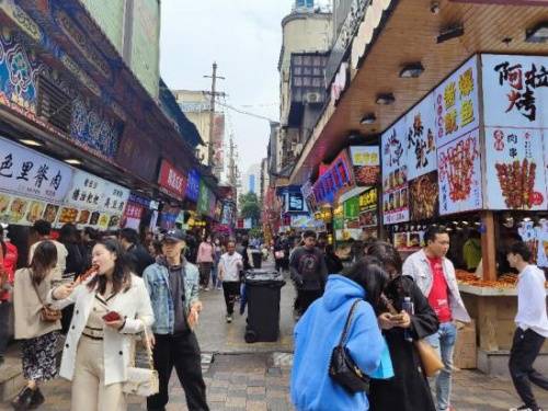 国内旅游网红打卡城市 35e1b474ab2c45829d00be13d558ae58.jpeg