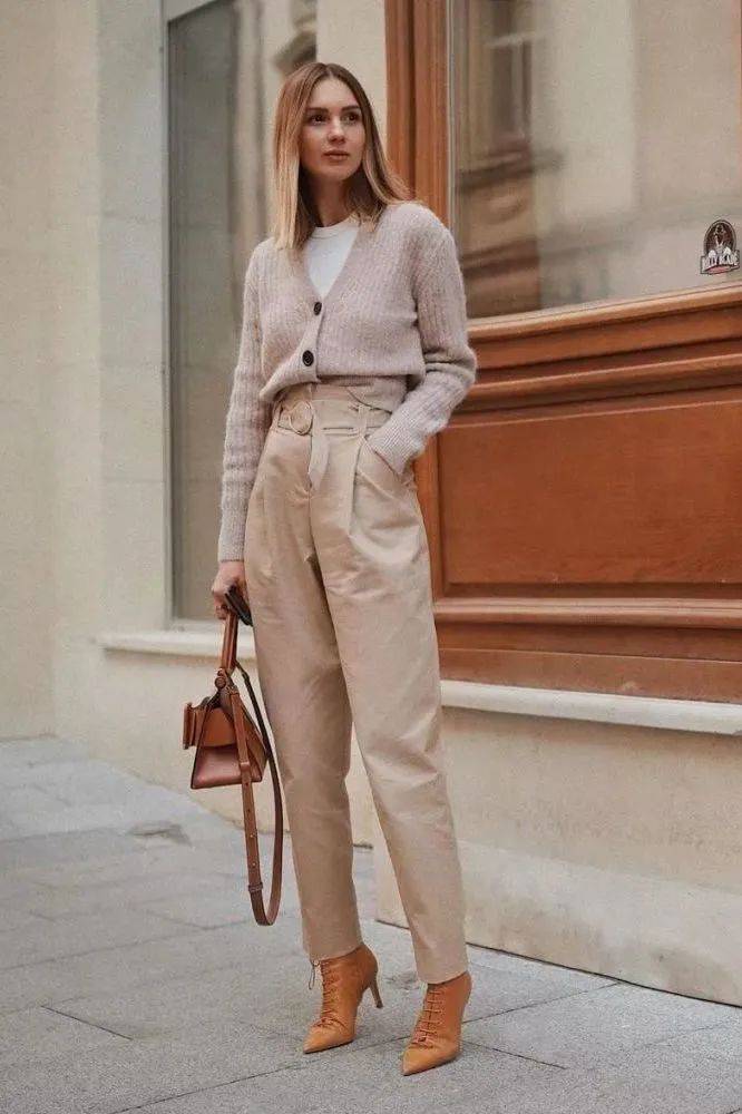 灯芯绒 别再穿高跟鞋了，奶奶裤+短靴才是今年秋冬最流行！