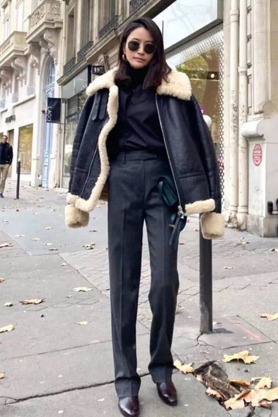 灯芯绒 别再穿高跟鞋了，奶奶裤+短靴才是今年秋冬最流行！