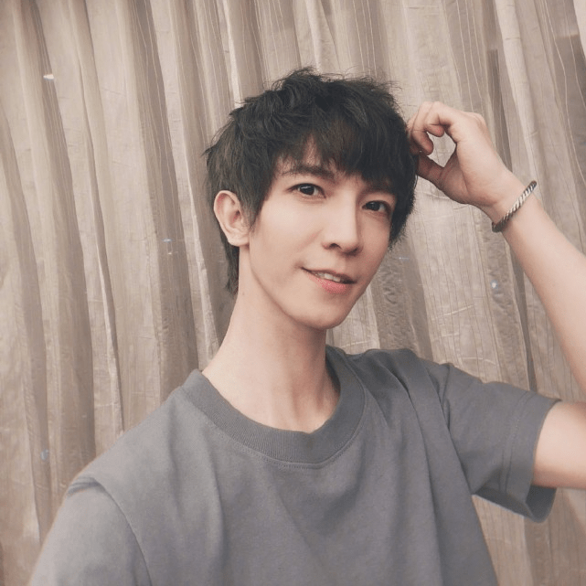 因为|“抄袭大王”郭敬明:穷小子谱写励志人生,为何变成满纸荒唐?