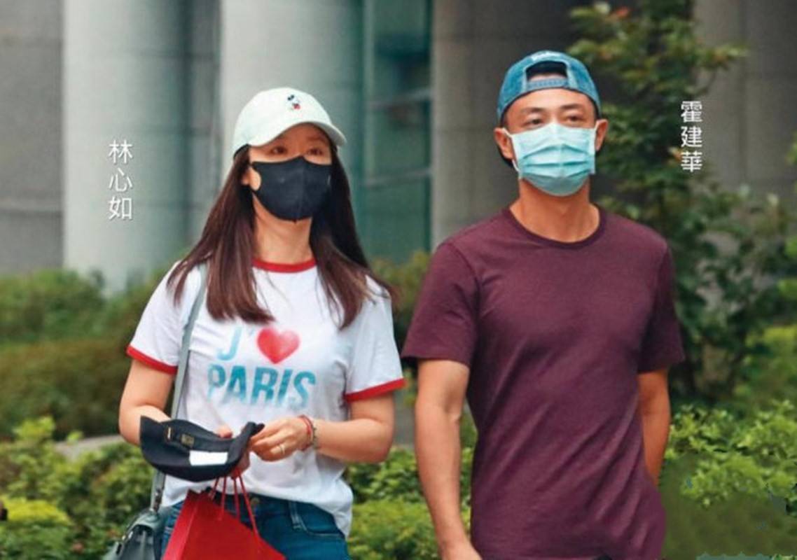 霍建华 林心如夫妇出门，T恤“塞裤腰”证明自己没怀孕，霍建华瘦了一圈！