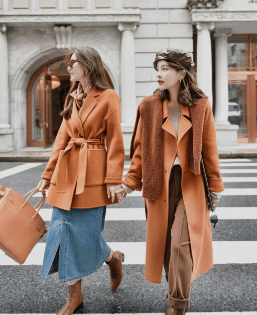 姐妹 冬天了怎么穿？建议和姐妹安排上“闺蜜装”，出街回头率百分百！