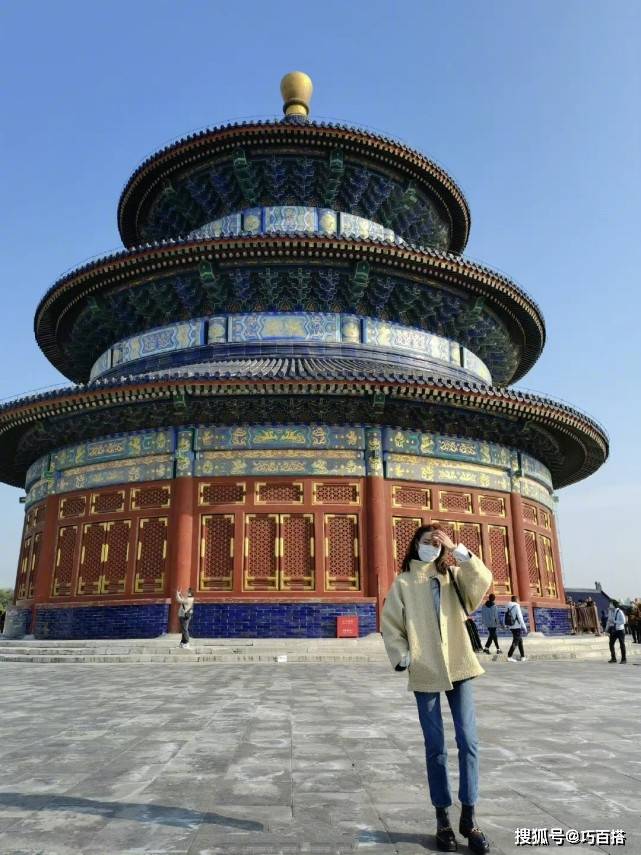审美 冬天穿衣还得看刘雯，简约时尚又符合审美要求，普通人也能借鉴