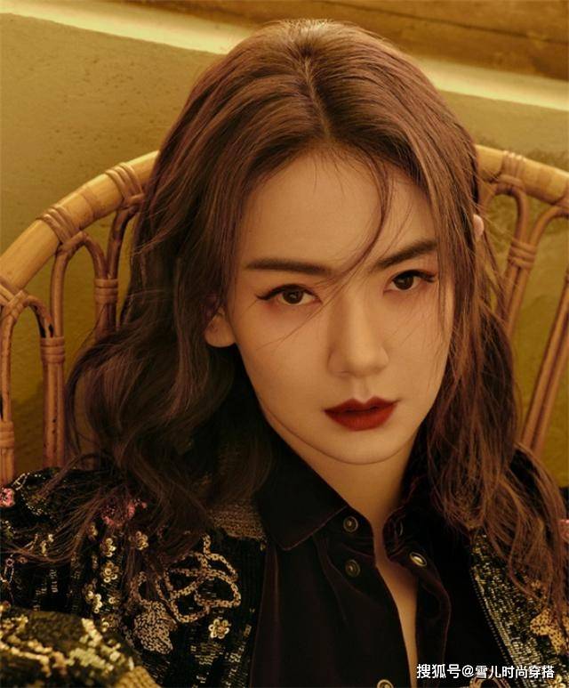 发型你适合长发还是短发？脸型决定发型的长度，圆脸的女生适合第2种
