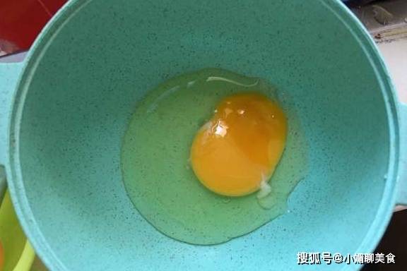 做法|自制脆皮蛋糕，筷子搅一搅，不用发酵，不用烤箱，5分钟就能吃