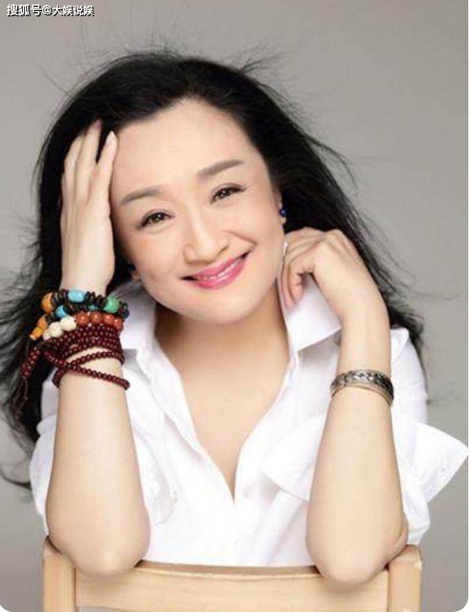 杨昆|娱乐圈5个“恶婆婆”：有人单身35年不婚不育，有人退休金2500元