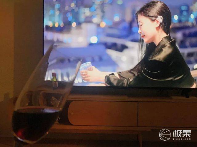 时尚博主的灵感之光！荣耀智慧屏X2：开机秒入画精致度满分