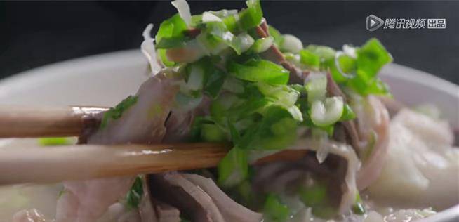 同学|山西的早餐名吃,一碗可以免费续杯的猪汤,网友:太腻,难以下咽