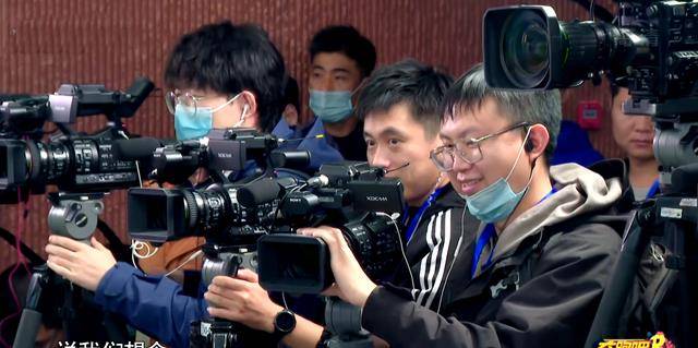 邓超|《五哈》《跑男》首次“梦幻联动”，听到陈赫的喊话，李晨泪目了