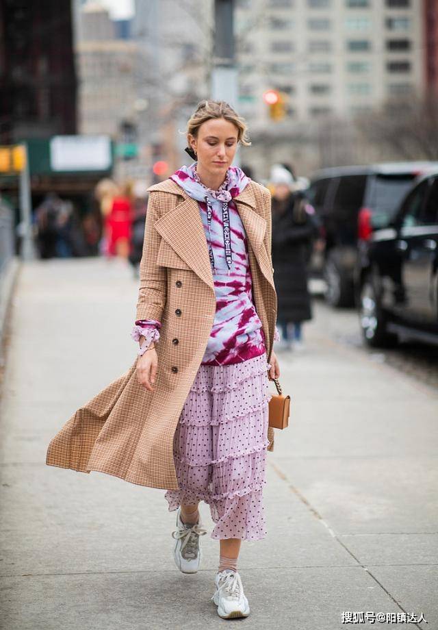 卫衣 时髦精都在穿的卫衣，你不妨尝试一下，你也可以走起潮流风