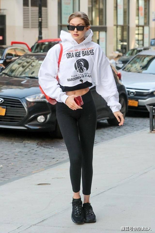 卫衣 时髦精都在穿的卫衣，你不妨尝试一下，你也可以走起潮流风