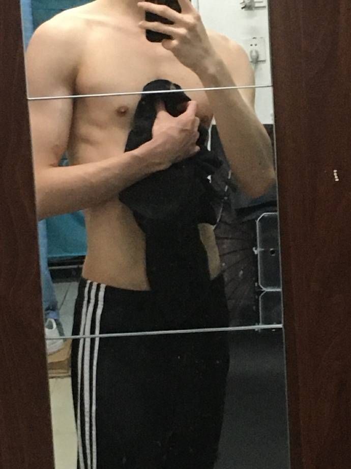 22歲的重慶大男孩，看上去很瘦，脫掉衣服有肌肉，帥痞可愛又迷人！ 健身減肥達人 第13张