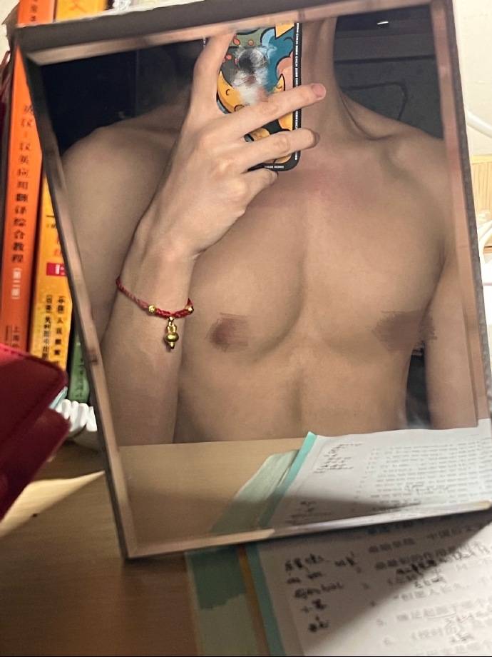 22歲的重慶大男孩，看上去很瘦，脫掉衣服有肌肉，帥痞可愛又迷人！ 健身減肥達人 第10张