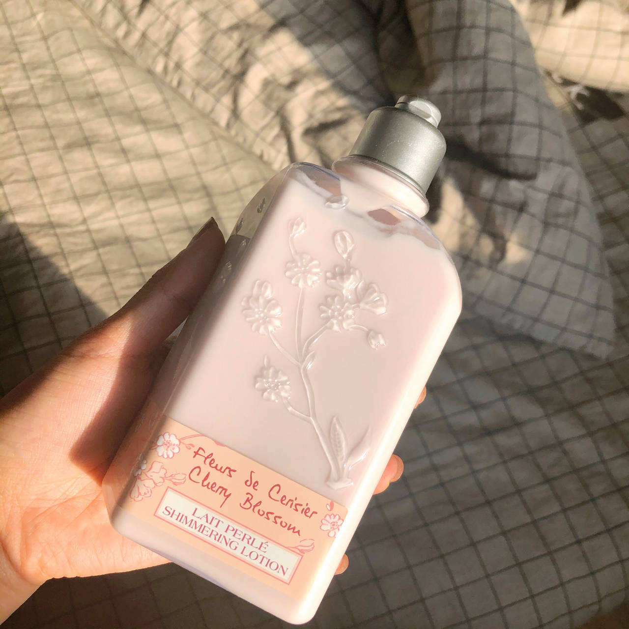 olay9款身体乳孕妈实测：凡士林长毛，olay成分不安全！玉泽味道难闻