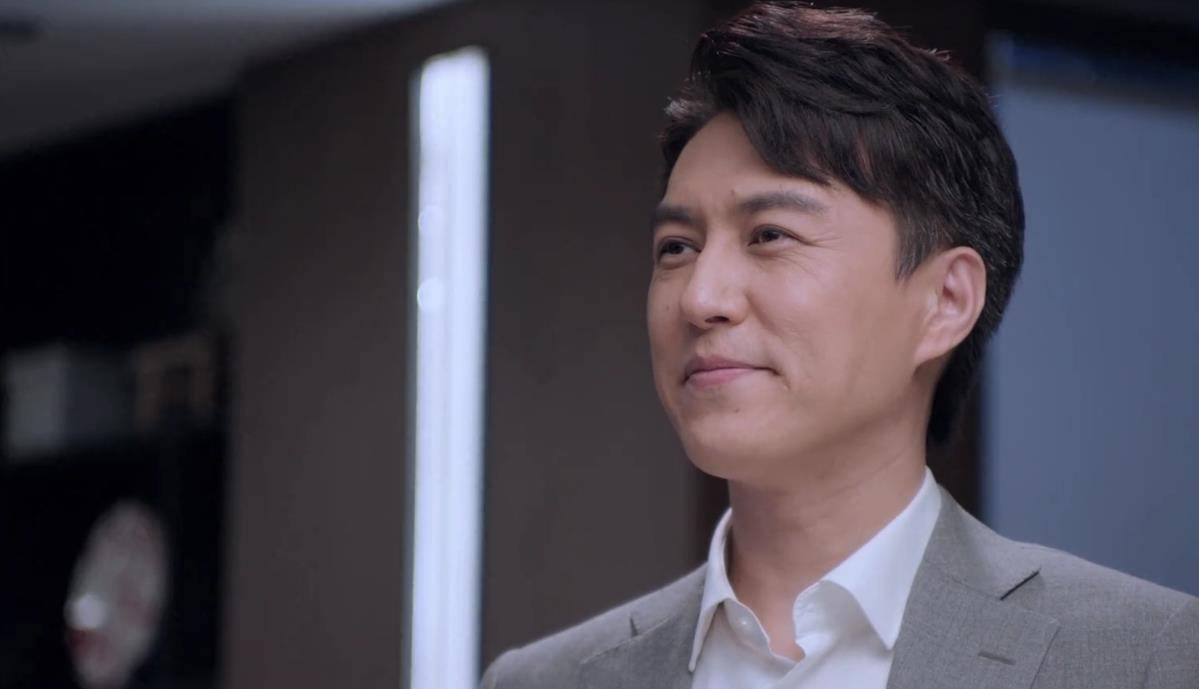 演技|《突围》主角演技排名：靳东第二，黄志忠第三，他得第一当之无愧