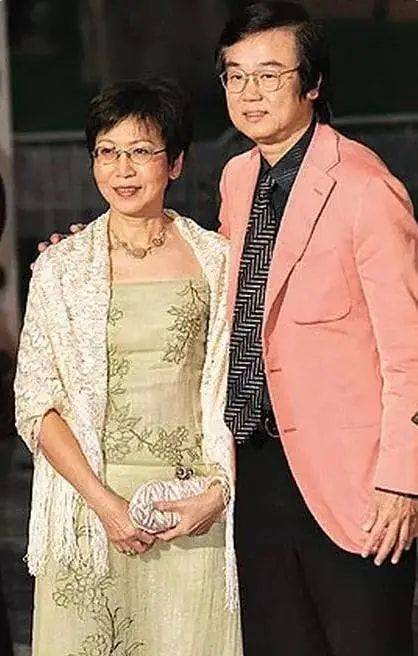 他被誉为"创作鬼才",曾拒绝周星驰面试,花"高价"签约甄子丹_黄百鸣