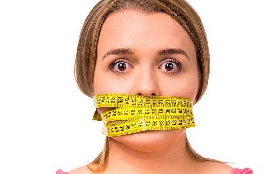 人体|吃饭时若有这4个习惯,可能成为你变瘦的“绊脚石”,尽量改改吧