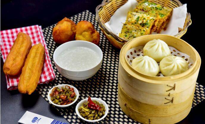 肝脏|早餐是养肝“绝佳期”！4种食物换着吃，能让肝脏红润不衰老