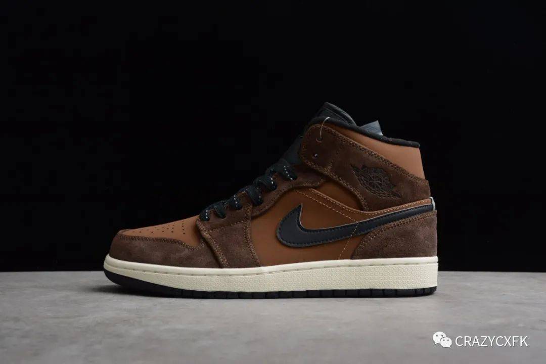 棕色乔丹 Air Jordan 1 Mid 中帮复古西部牛仔棕色篮球鞋