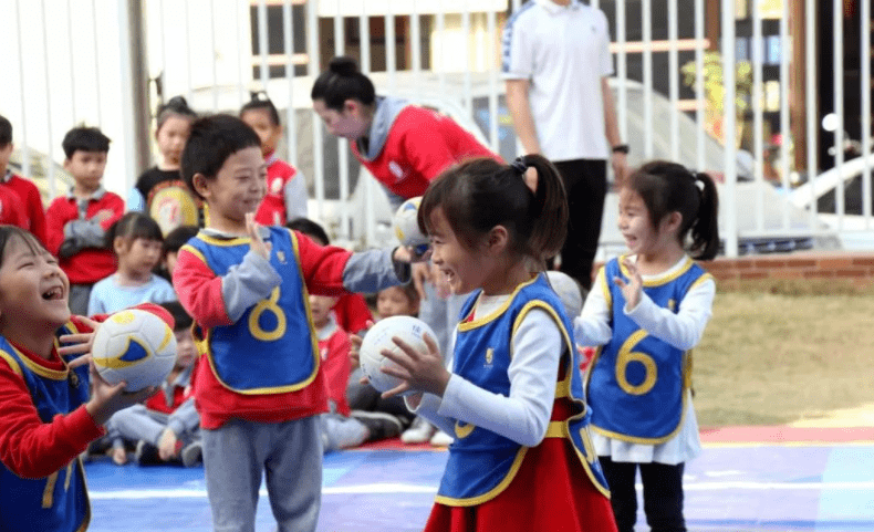 什么|上了小学才知道，公立幼儿园和私立幼儿园的差距，不是一星半点