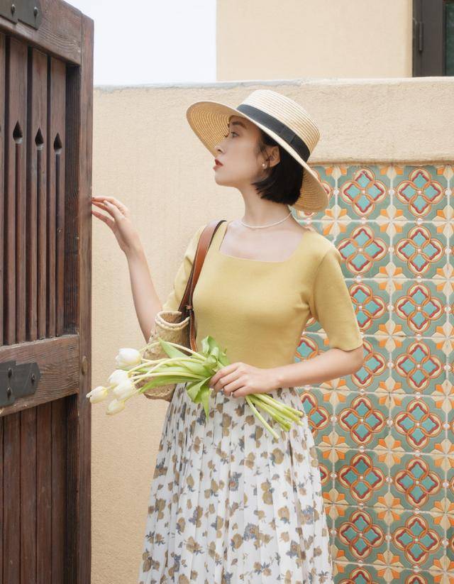 小腿肚 夏季怎么穿清爽有气质？这些穿搭简约利落又高级，让你气质感爆棚