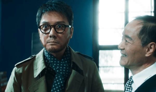 冯绍峰|迷雾剧场新剧又扑了，设定敷衍，冯绍峰瞪眼式演技，范丞丞只会耍帅