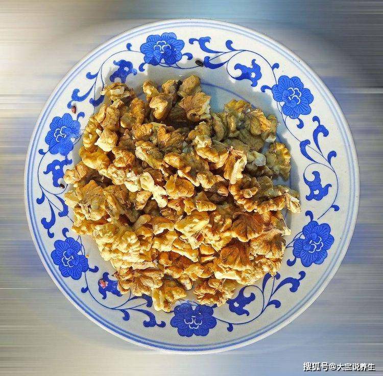 作用|会吃的人最健康，3种食物换着来，细嫩肌肤，延缓皮肤衰老