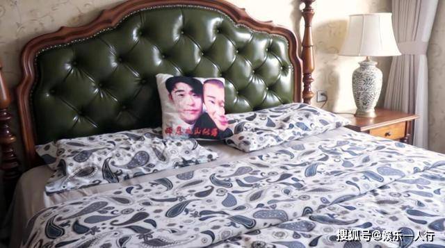 原创二爷张云雷的豪宅超大衣帽间还带有梳妆台干净又精致