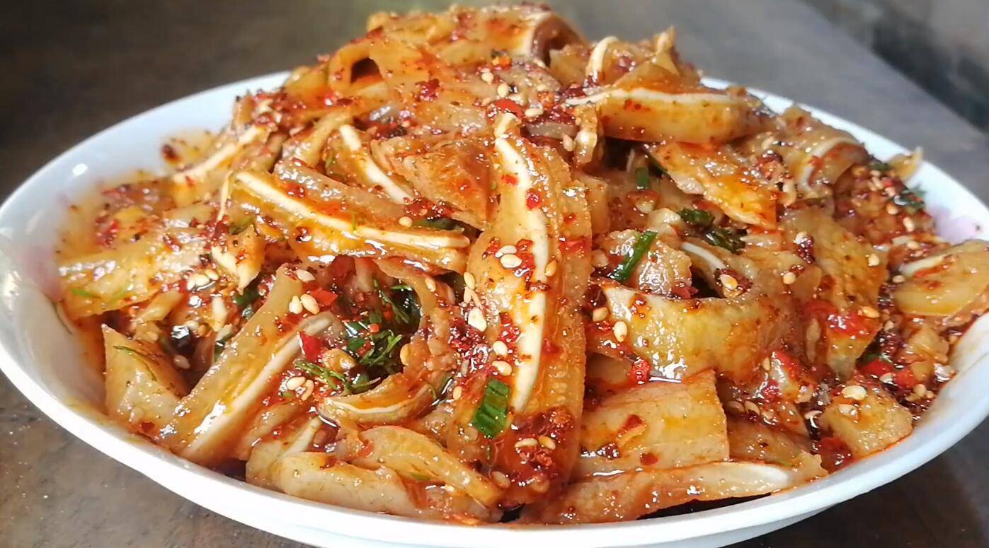 香辣猪耳朵好吃有嚼劲