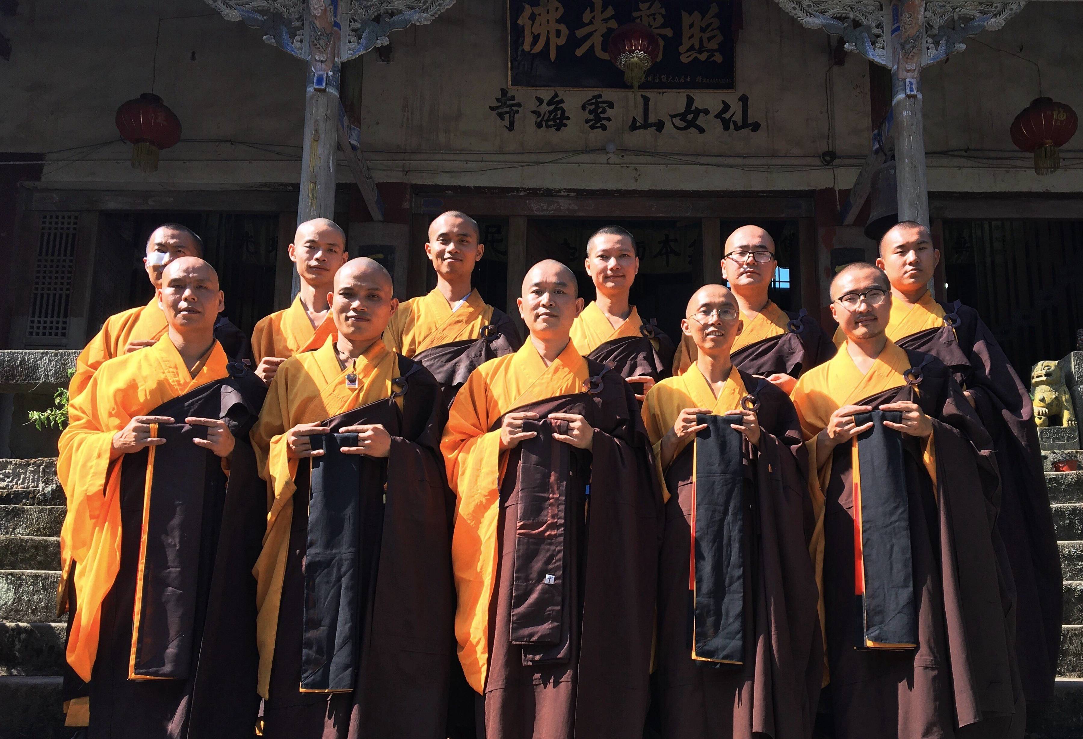 千年古寺藏山顶，8成僧人学历本科以上，还有中科院等名校博士生