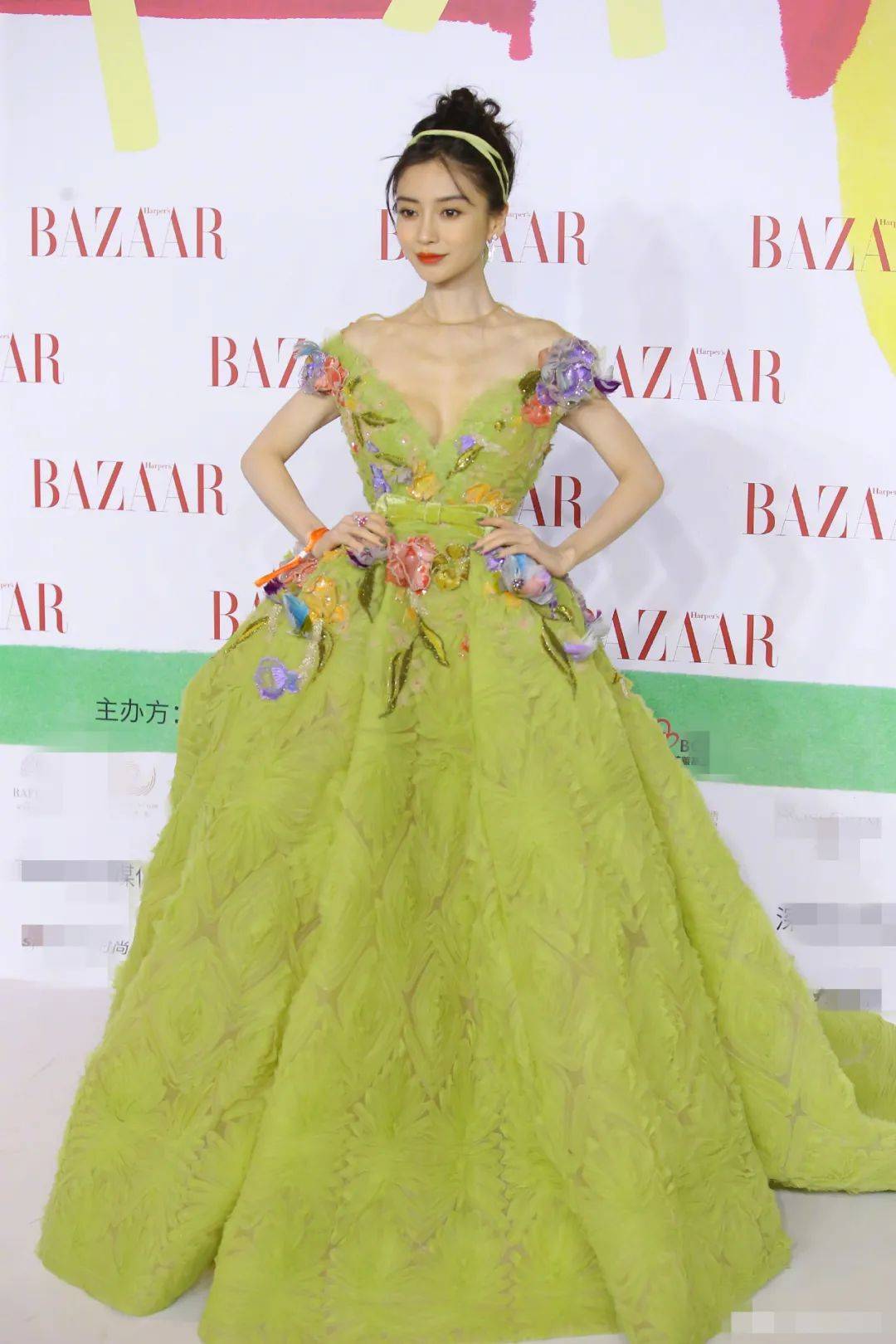 鱼尾 芭莎红毯:宋茜好惊喜、杨颖这次没得说,周笔畅和杨幂穿了个啥?