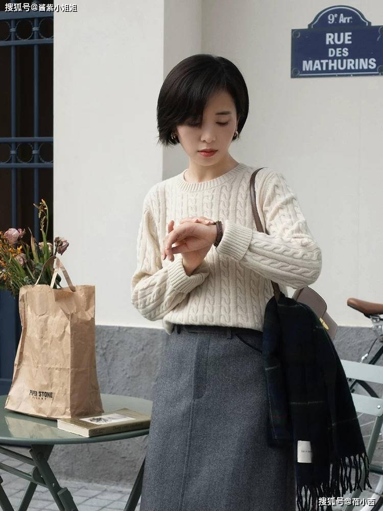 颜色 普通人怎样穿毛衣才显贵?时髦精的搭配分享来了,高级到骨子里