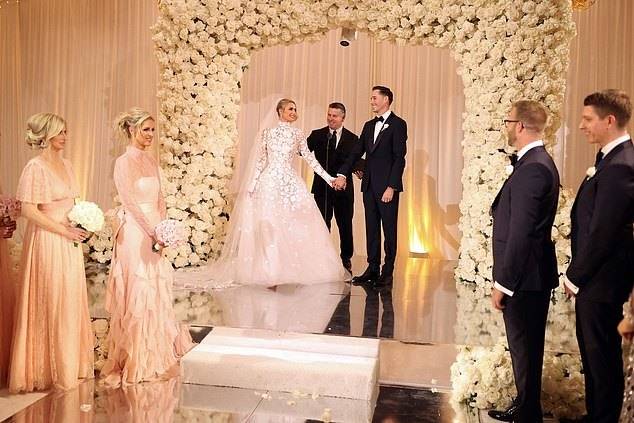 大小姐 40岁希尔顿的世纪婚礼让人开眼界！换了4套婚纱太奢华，美如公主