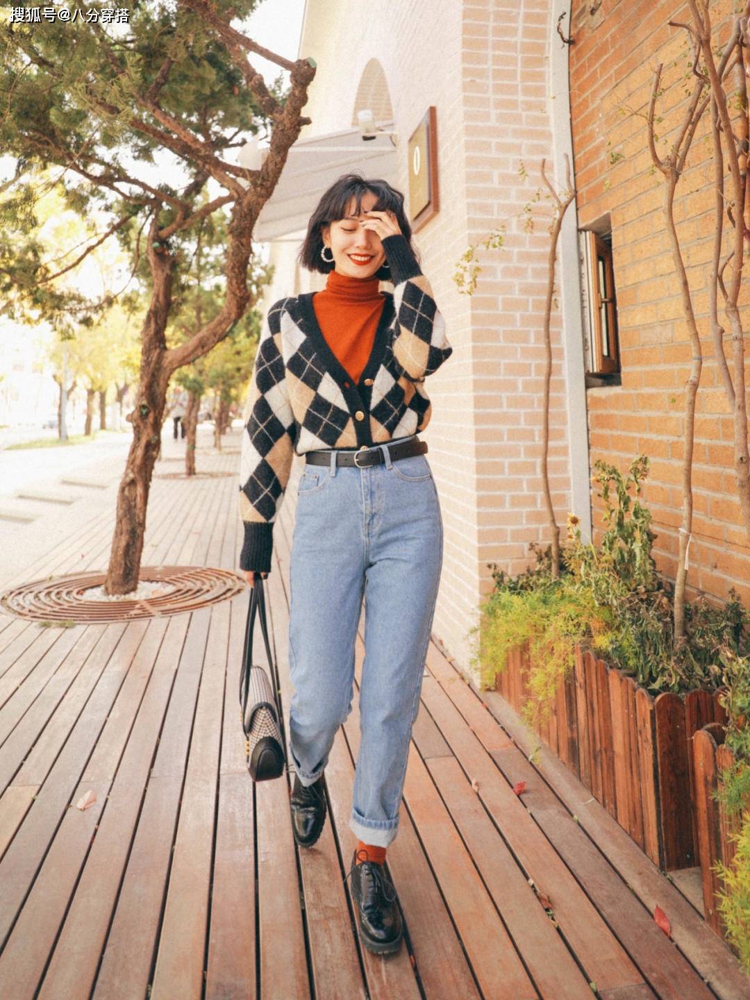 毛衣 冬季就适合穿“法式风毛衣”，这些单品百搭又显气质，美得高级