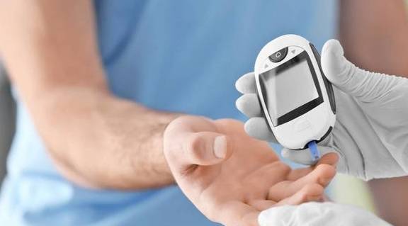 方法|最新血糖标准是什么？5个测血糖方法，扎手指不再疼