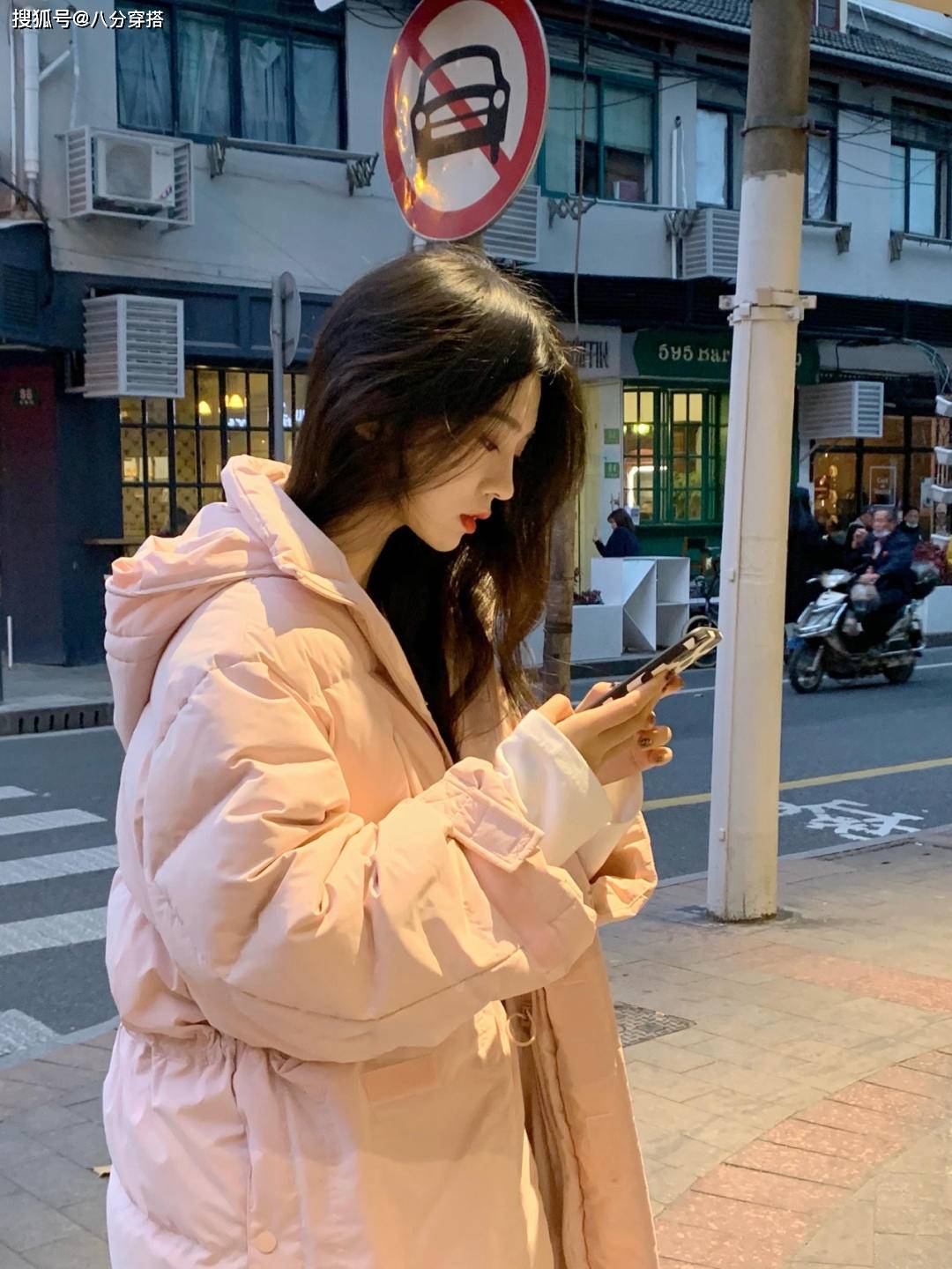 整体 降温后还是“面包服”保暖又洋气,这几款单品时髦百搭,美得高级